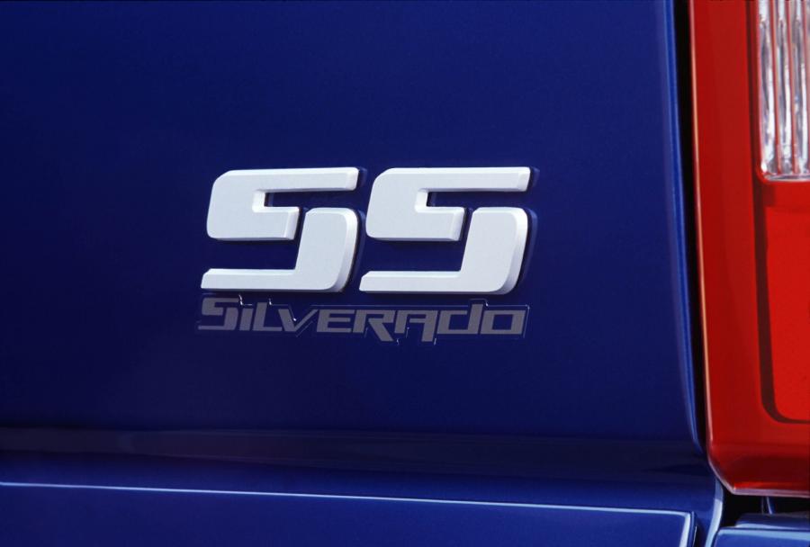  Chevrolet Silverado SS 2004 года  (фото 22 из 38)